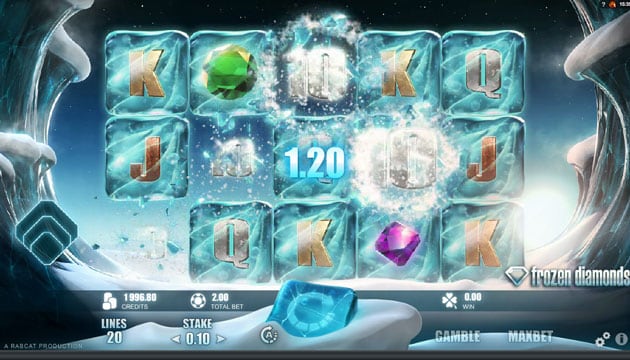 Призовая комбинация символов в игровом автомате Frozen Diamonds
